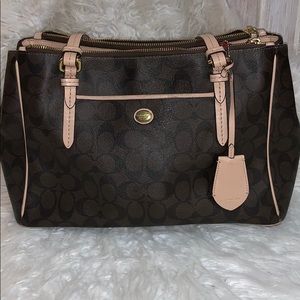 Coach Signature Shoulder Bag